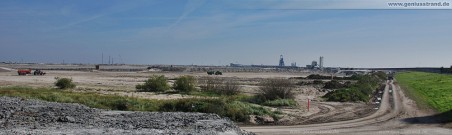 Blick über die Baustelle JadeWeserPort dem ehemaligen Geniusstrand