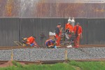Gleisanbindung JadeWeserPort: Schienenschweißer bei der Arbeit
