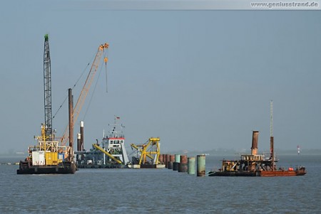 Kraftwerksneubau GDF Suez: Saugbagger M 30 bereitet den Meeresboden vor