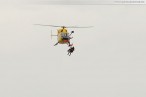 Hooksiel Außenhafen: Windenübung am Hubschrauber Christoph 26