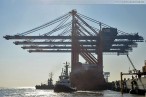 JadeWeserPort: Spezialfrachtschiff Zhen Hua 23 bringt vier Containerbrücken