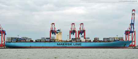 Wilhelmshaven: Zweitgrößtes Containerschiff der Welt Eugen Maersk (Emma-Maersk-Klasse) am JadeWeserPort